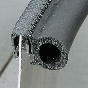 Boční lem těsnicího profilu – rozsah upnutí: 1,0-4,0 mm – délka: 50m 310843 Boční lem těsnicího profilu – rozsah upnutí: 1,0-4,0 mm – délka: 50m 310843