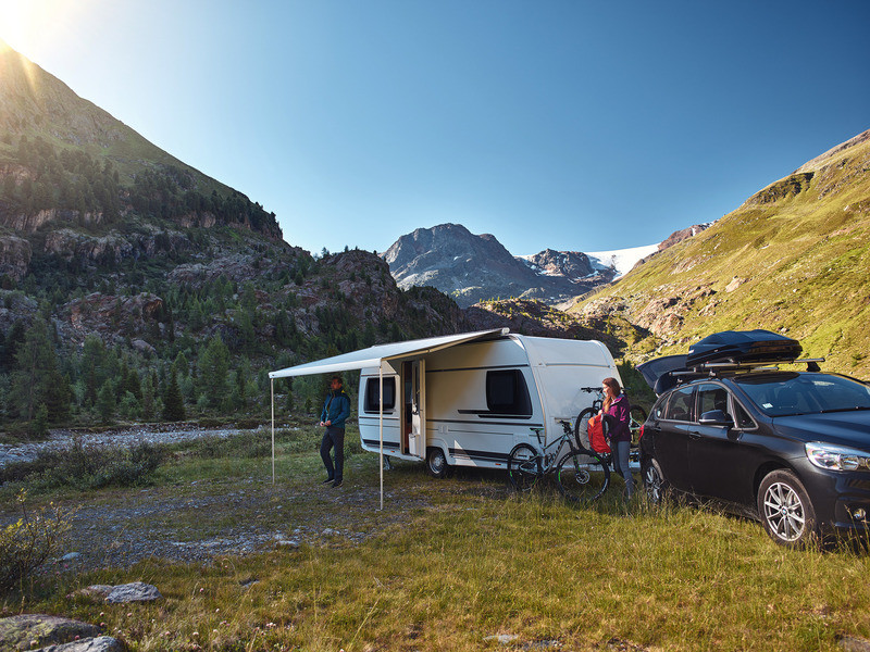 Markýza střešní kazetová Thule Omnistor 6300 2,6 m (pouzdro Bílá, plátno Mystic Grey, výsuv 2,0 m) 312498