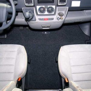 Koberec do kabiny řidiče pro Ford Transit od dubna 2006 ruční brzda uprostřed základní jehličková plsť barva antracit 307981