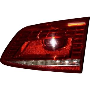 VW Passat B7 kombi r.v. 2012 pravé zadní vnitřní světlo LED 3AF945308E S5VX3T74468 VW Passat B7 kombi r.v. 2012 pravé zadní vnitřní světlo LED 3AF945308E S5VX3T74468