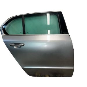 Škoda Superb 2 sedan r.v. 2009 šedá metalíza Steel Grau kód barvy LF8L 9157 2G2G pravé zadní dveře 3T5833056 S5VX3T87637 Škoda Superb 2 sedan r.v. 2009 šedá metalíza Steel Grau kód barvy LF8L 9157 2G2G pravé zadní dveře 3T5833056 S5VX3T87637